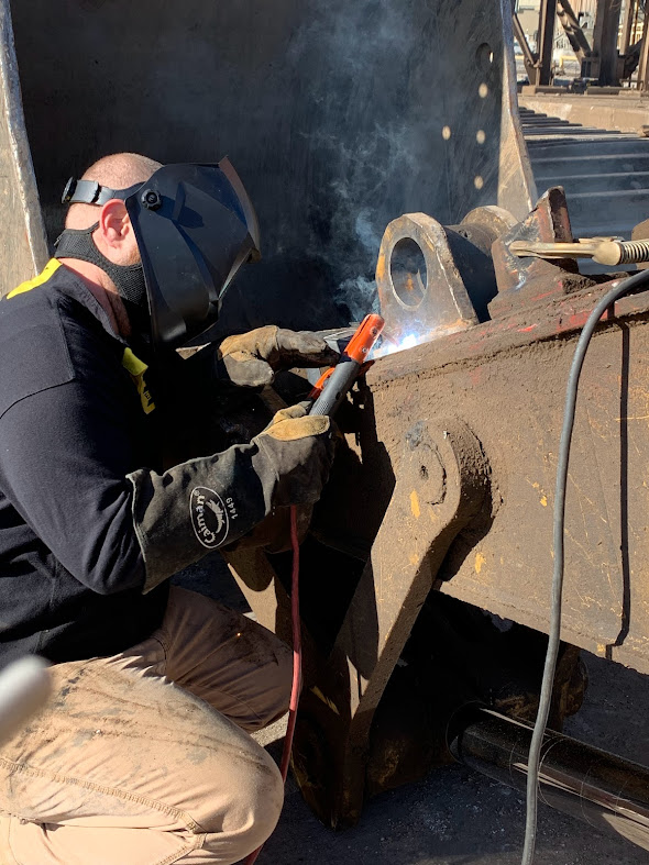 Heavy Equipment Repair Image